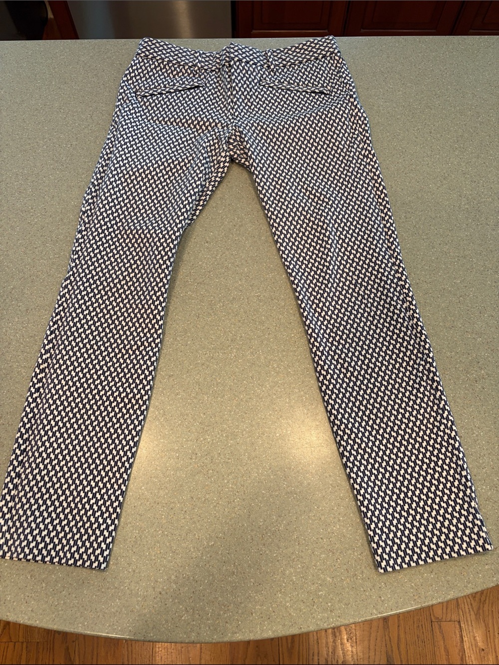 GAP Women's Navy and White Patterned Pants